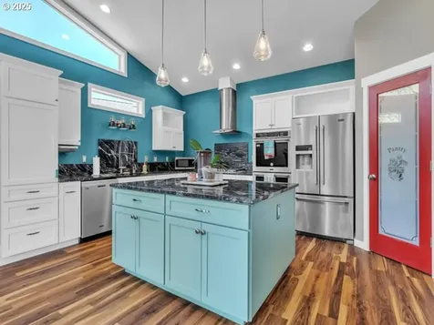 138 Carey Court Falls City OR 97344