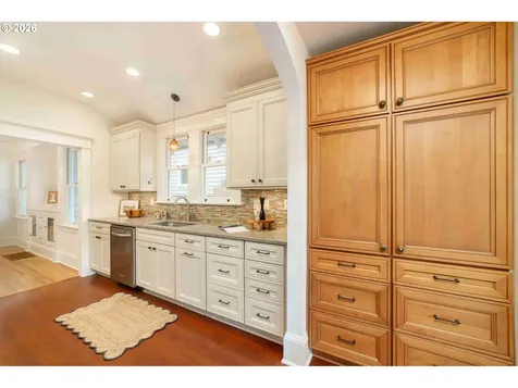 3203 SE Tibbetts Street Portland OR 97202