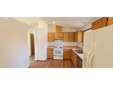 3857 SE 136th Avenue Portland OR 97236