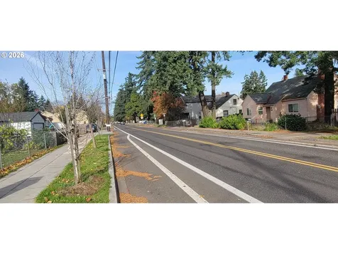 3857 SE 136th Avenue Portland OR 97236