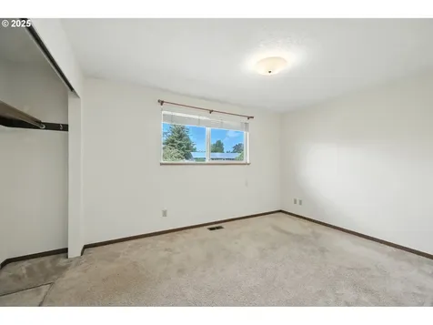 18969 Lafayette Avenue Oregon City OR 97045