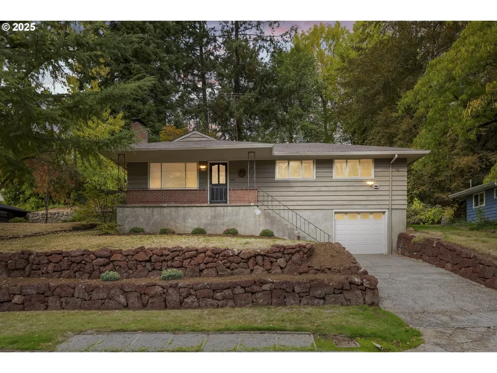 4121 SW Idaho Terrace Portland OR 97221
