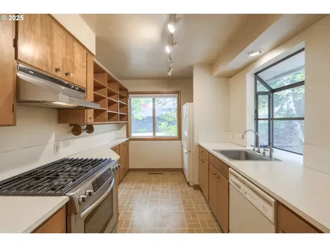 4121 SW Idaho Terrace Portland OR 97221