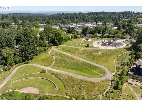 4121 SW Idaho Terrace Portland OR 97221