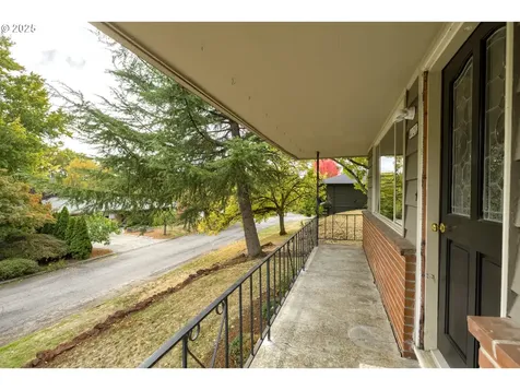 4121 SW Idaho Terrace Portland OR 97221