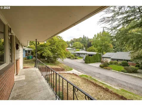 4121 SW Idaho Terrace Portland OR 97221