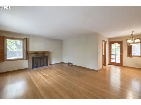 4121 SW Idaho Terrace Portland OR 97221
