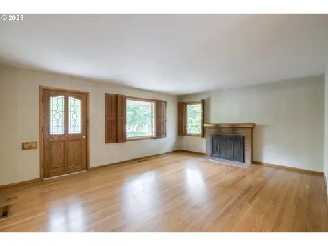 4121 SW Idaho Terrace Portland OR 97221