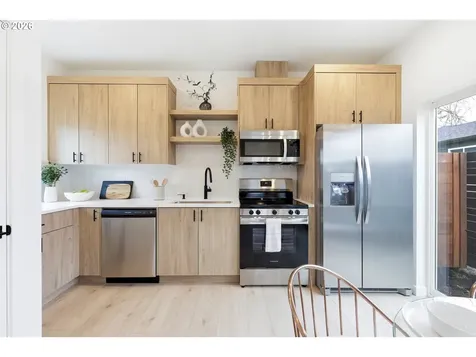 11717 SE Ash Street Portland OR 97216