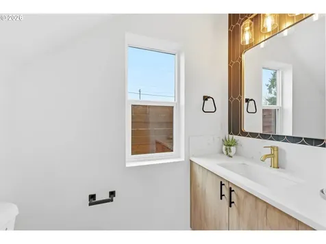 11717 SE Ash Street Portland OR 97216
