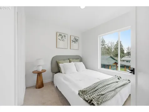 11717 SE Ash Street Portland OR 97216