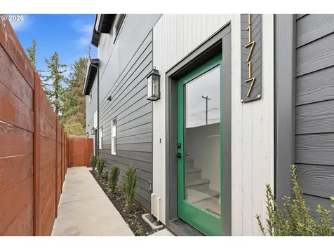 11717 SE Ash Street Portland OR 97216