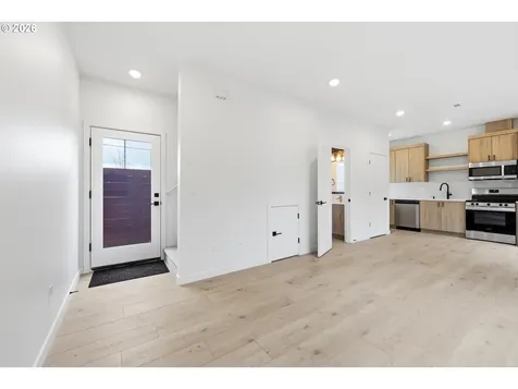 11717 SE Ash Street Portland OR 97216