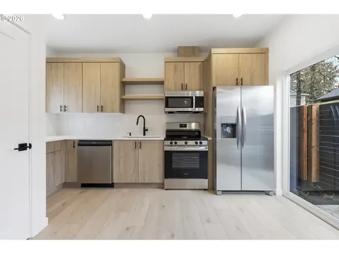 11717 SE Ash Street Portland OR 97216