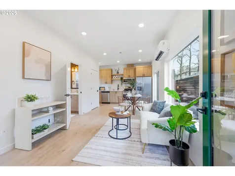 11717 SE Ash Street Portland OR 97216