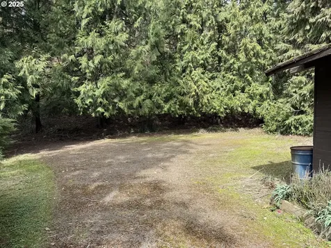 4020 Lucas Road Falls City OR 97344