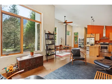 81 Wind Crest Road Carson WA 98610