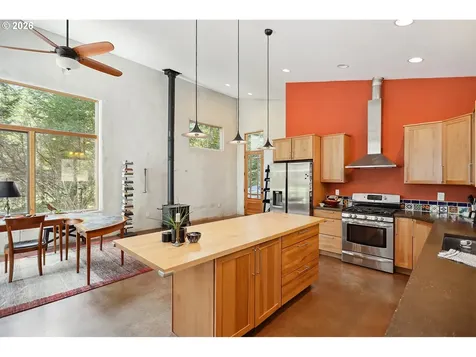 81 Wind Crest Road Carson WA 98610
