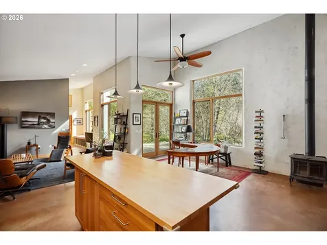 81 Wind Crest Road Carson WA 98610