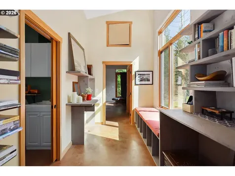 81 Wind Crest Road Carson WA 98610