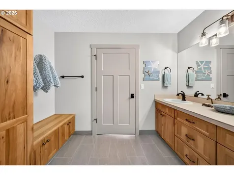 8985 Sandy Heights Road Cloverdale OR 97112