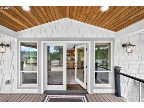8985 Sandy Heights Road Cloverdale OR 97112