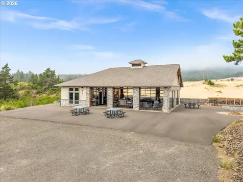 8985 Sandy Heights Road Cloverdale OR 97112