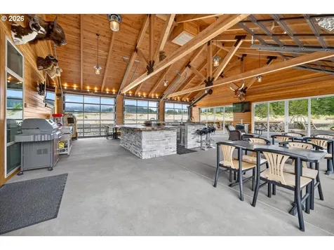 8985 Sandy Heights Road Cloverdale OR 97112