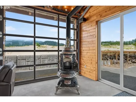 8985 Sandy Heights Road Cloverdale OR 97112