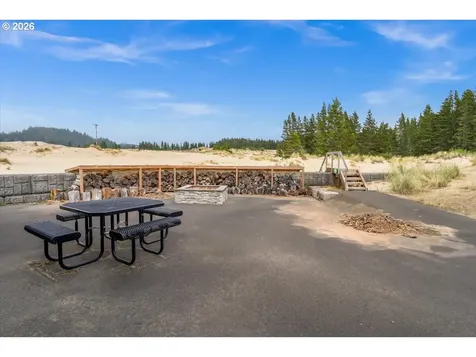 8985 Sandy Heights Road Cloverdale OR 97112