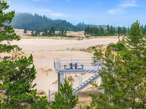 8985 Sandy Heights Road Cloverdale OR 97112