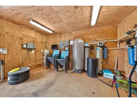 8985 Sandy Heights Road Cloverdale OR 97112
