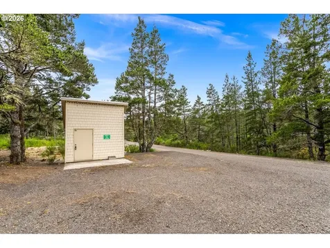 8985 Sandy Heights Road Cloverdale OR 97112