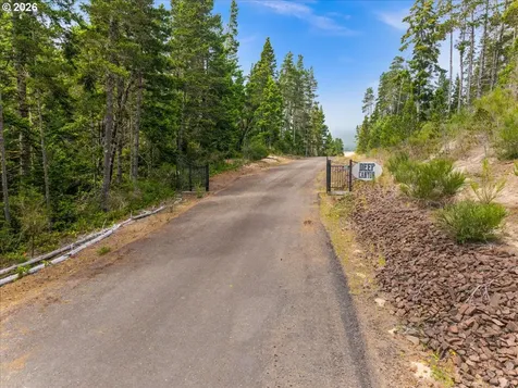 8985 Sandy Heights Road Cloverdale OR 97112