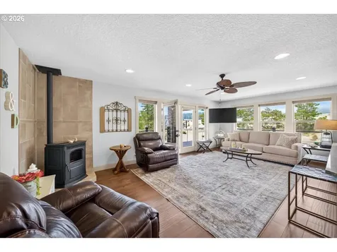 8985 Sandy Heights Road Cloverdale OR 97112