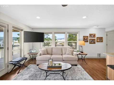 8985 Sandy Heights Road Cloverdale OR 97112