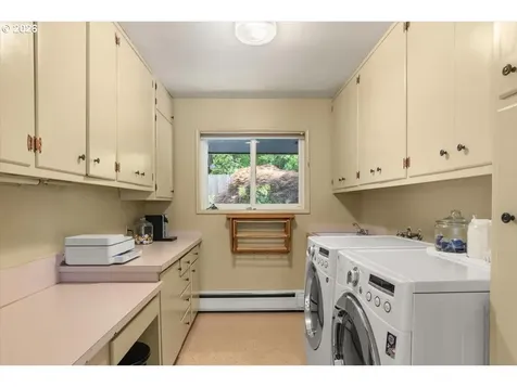 1530 SW Mitchell Lane Portland OR 97239