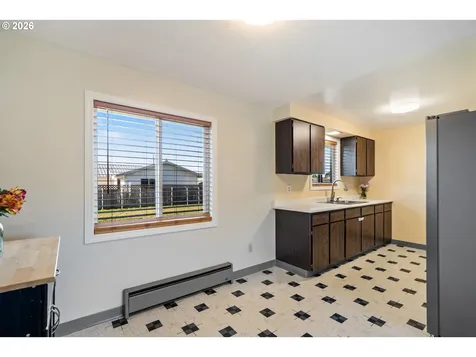 702 Ash Avenue Tillamook OR 97141
