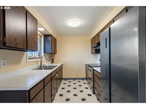 702 Ash Avenue Tillamook OR 97141