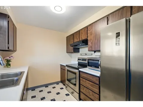 702 Ash Avenue Tillamook OR 97141