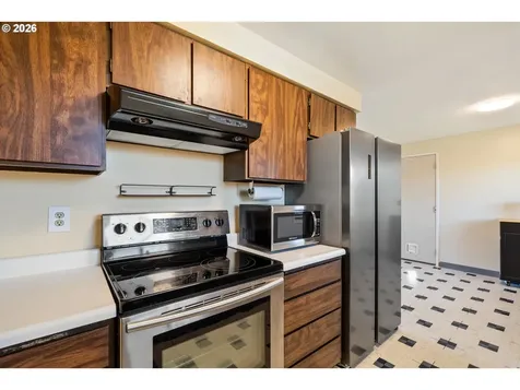 702 Ash Avenue Tillamook OR 97141