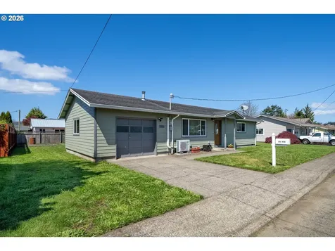 702 Ash Avenue Tillamook OR 97141