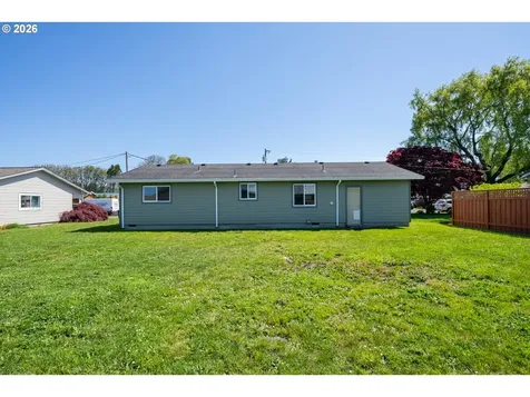 702 Ash Avenue Tillamook OR 97141