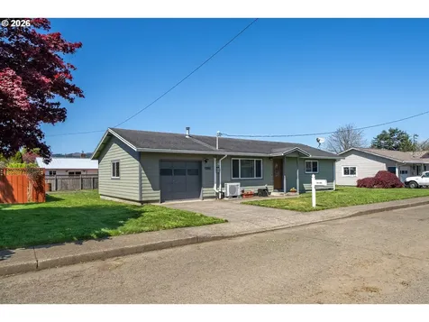 702 Ash Avenue Tillamook OR 97141