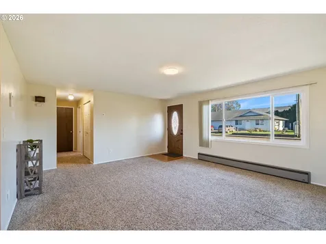 702 Ash Avenue Tillamook OR 97141