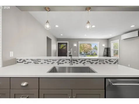 9045 SE Alder Street Portland OR 97216