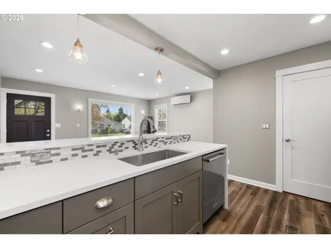 9045 SE Alder Street Portland OR 97216