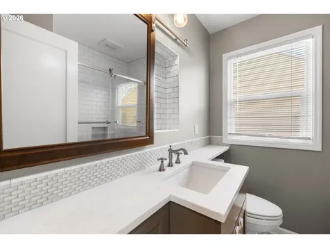 9045 SE Alder Street Portland OR 97216