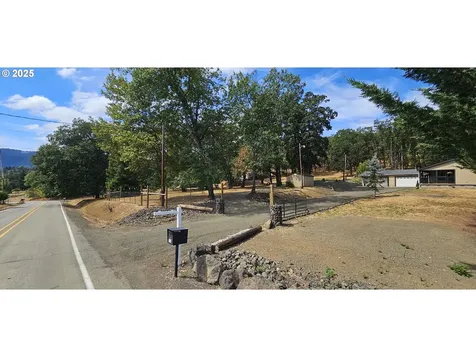 170 Rosewood Drive Roseburg OR 97471