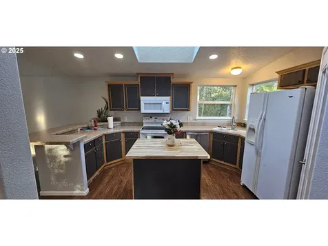 170 Rosewood Drive Roseburg OR 97471